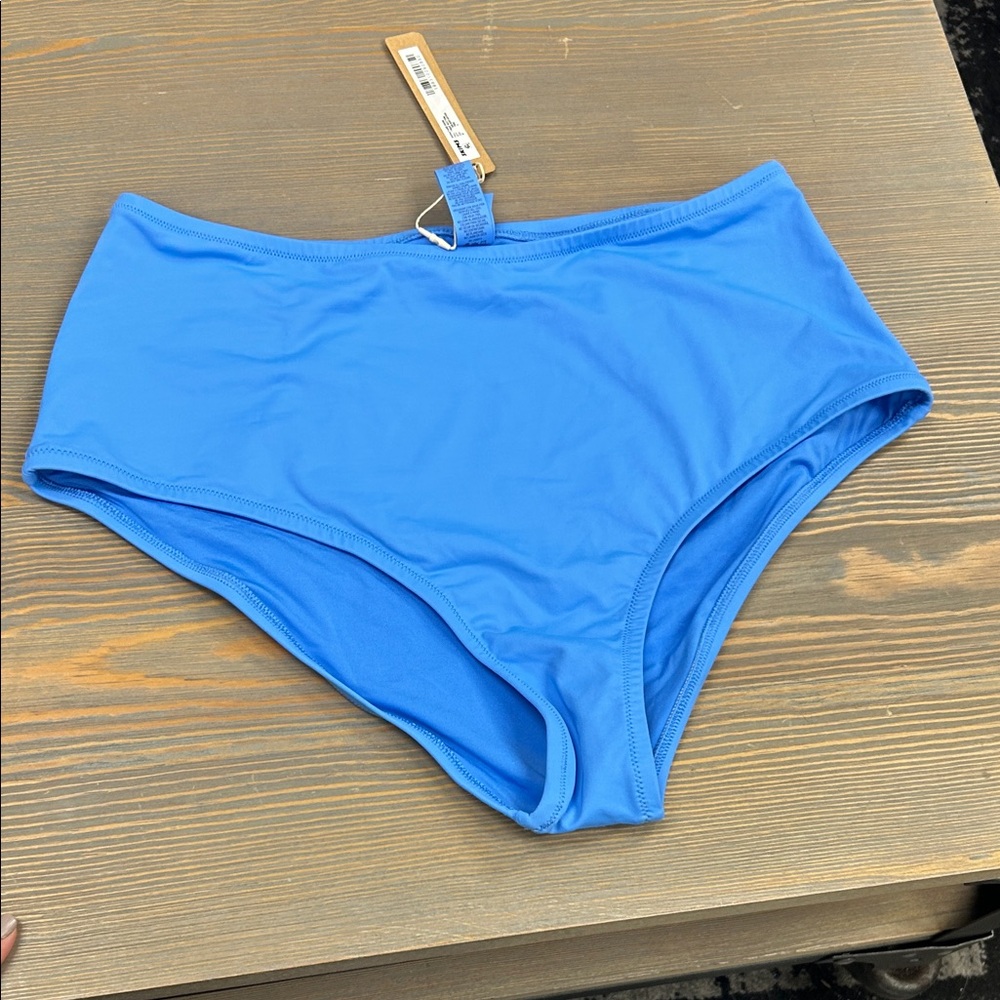 SKIMS Bikin Set in TIDE- Medium - Picture 4 of 7
